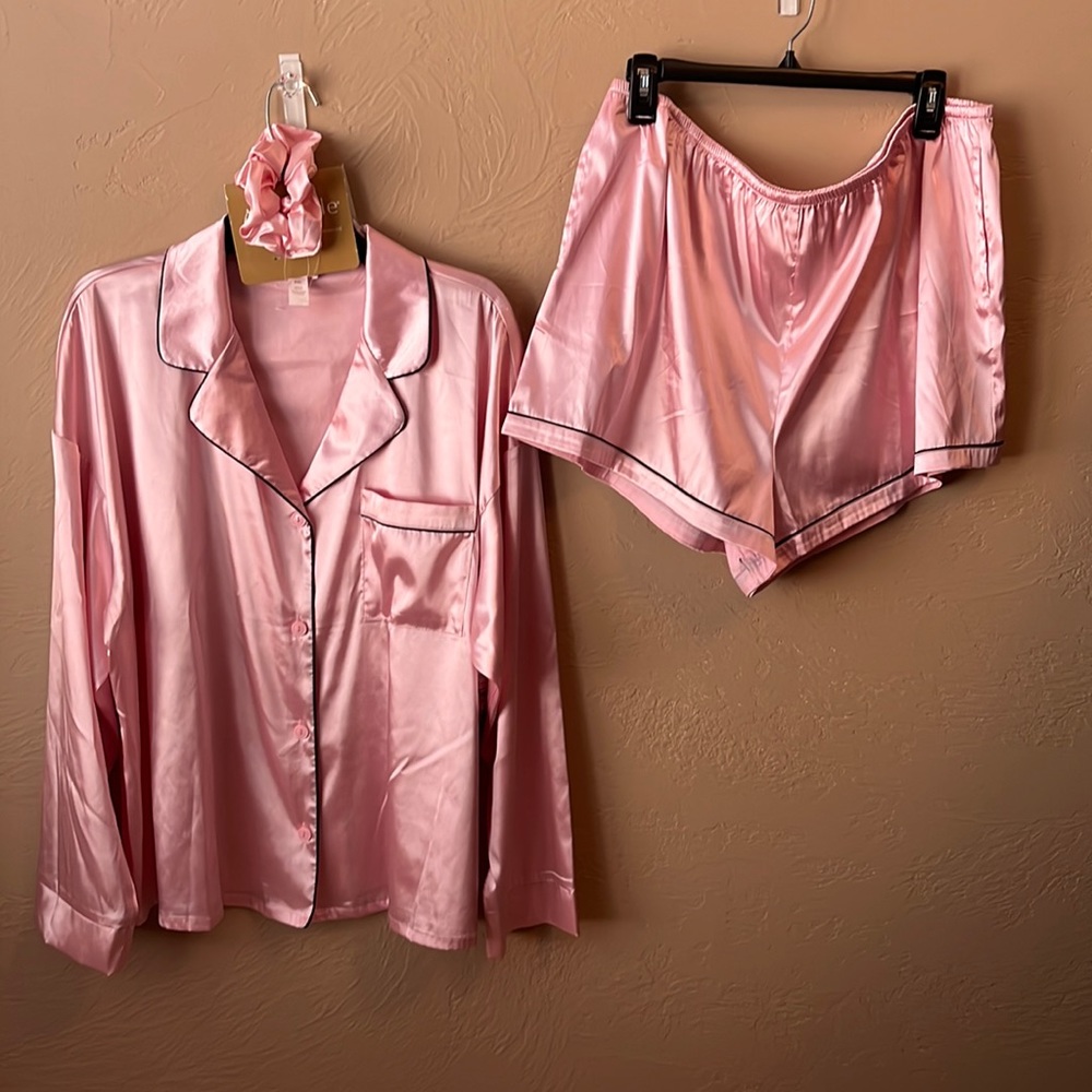 XXL Ambrielle 3 piece sleepwear.